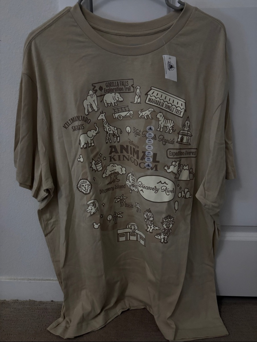 Disney World Animal Kingdom Graphic Tee, BNWT